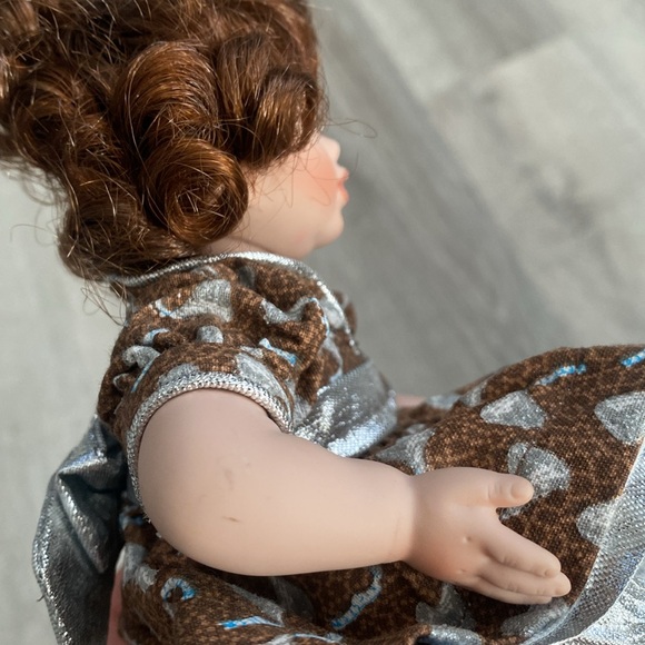 VTG Marie Osmond Hershey Kiss Tiny Tot Porcelain Doll - Picture 7 of 9